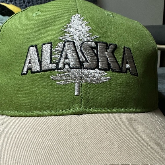 Alaska -Baseball Cap Hat Green Beige Alaska Tree NWT! OSFM - Picture 5 of 7